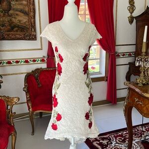 Lace white dress with roses